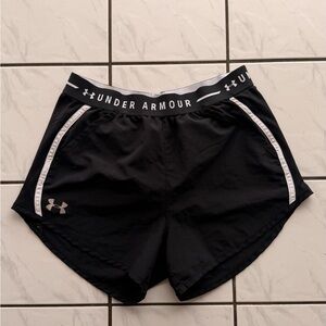 Under Armour Women's Black Athletic Shorts size M